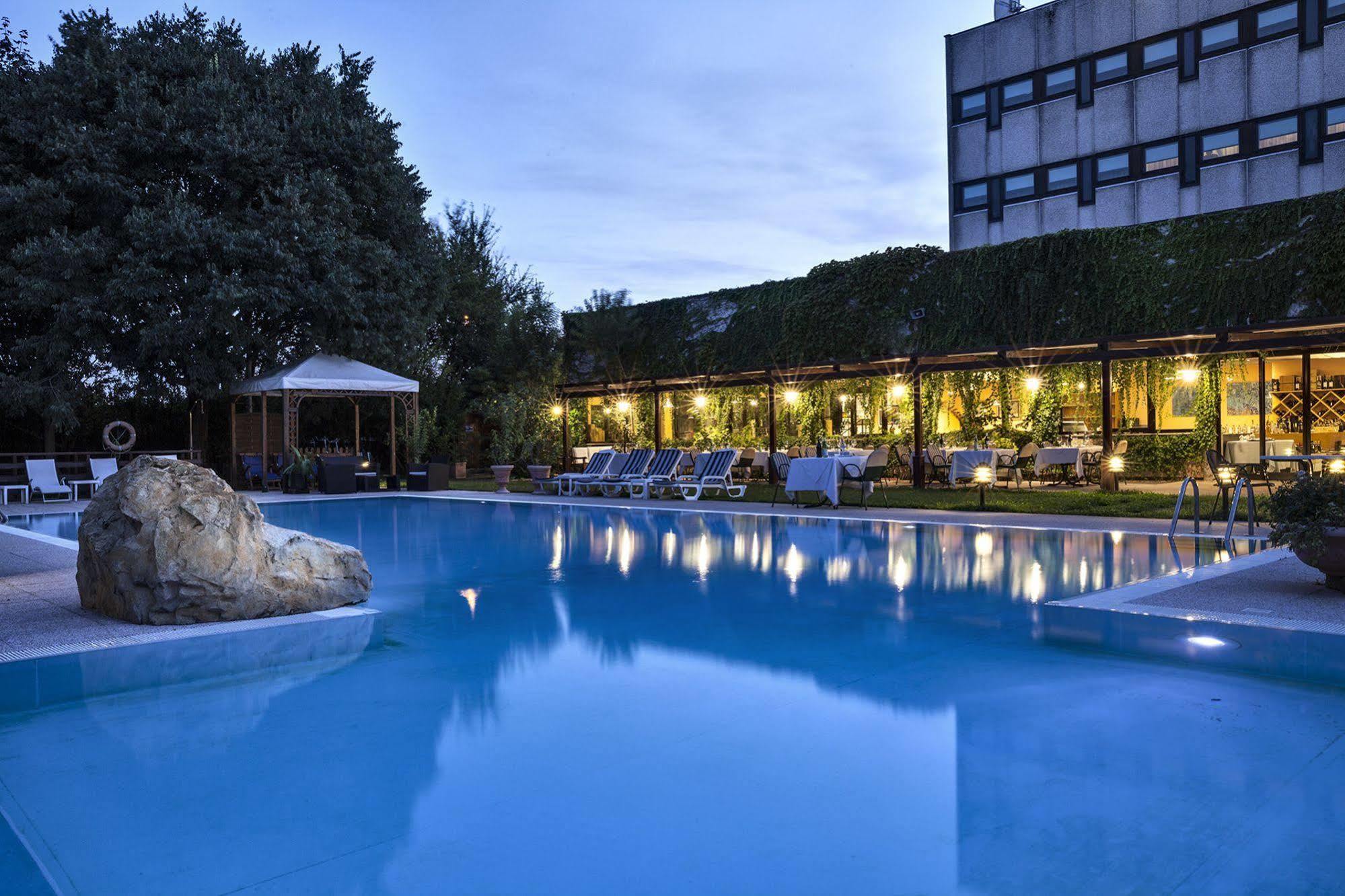 Hotel Saccardi&Spa - Adults Only Caselle Di Sommacampagna Esterno foto