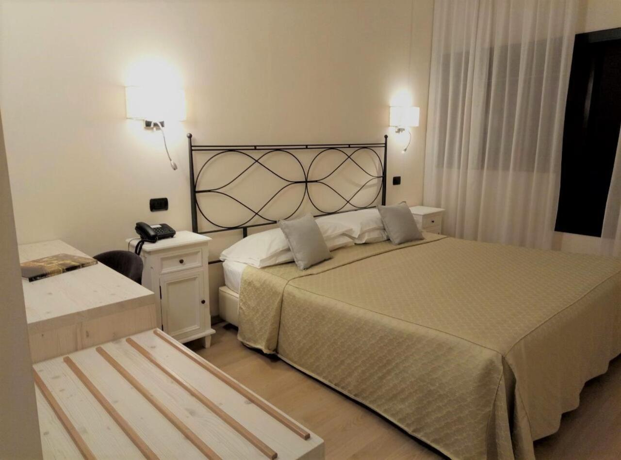 Hotel Saccardi&Spa - Adults Only Caselle Di Sommacampagna Esterno foto