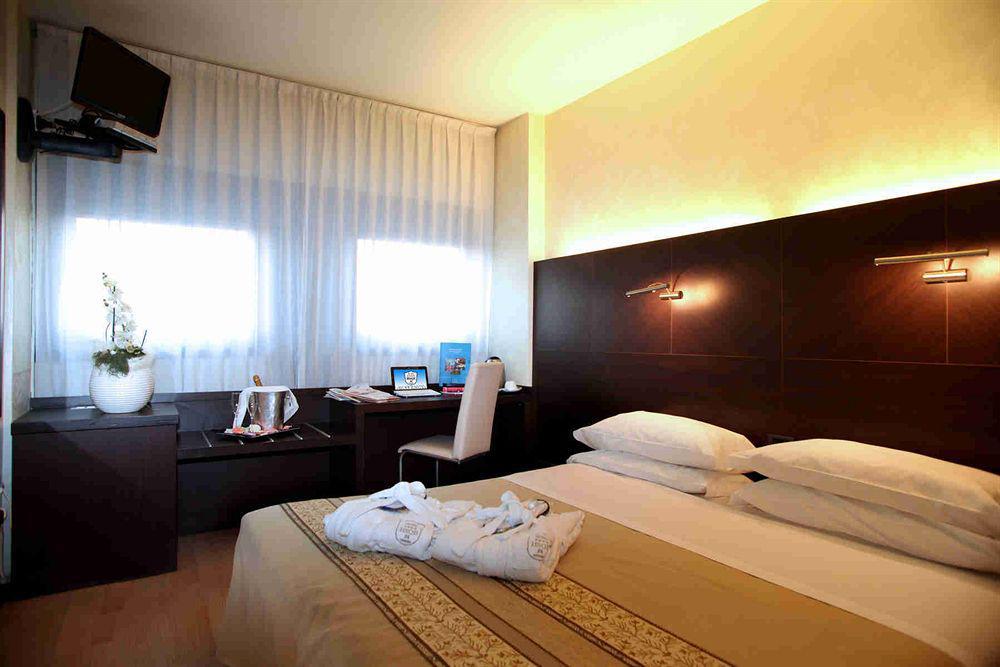 Hotel Saccardi&Spa - Adults Only Caselle Di Sommacampagna Camera foto